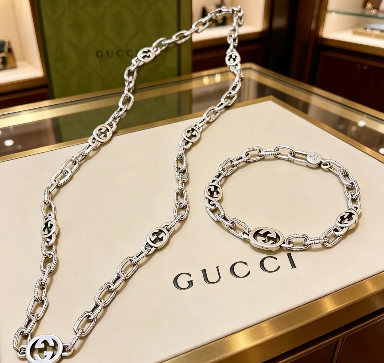 Gucci Interlocking G Prata Corrente Chunky GG Medalhões Pulseira 9