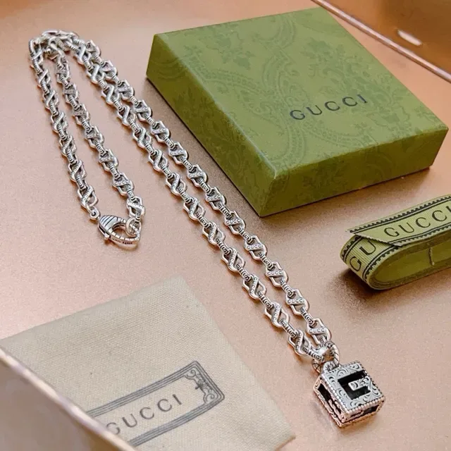 Gucci Interlocking G Square Pendant Necklace 6