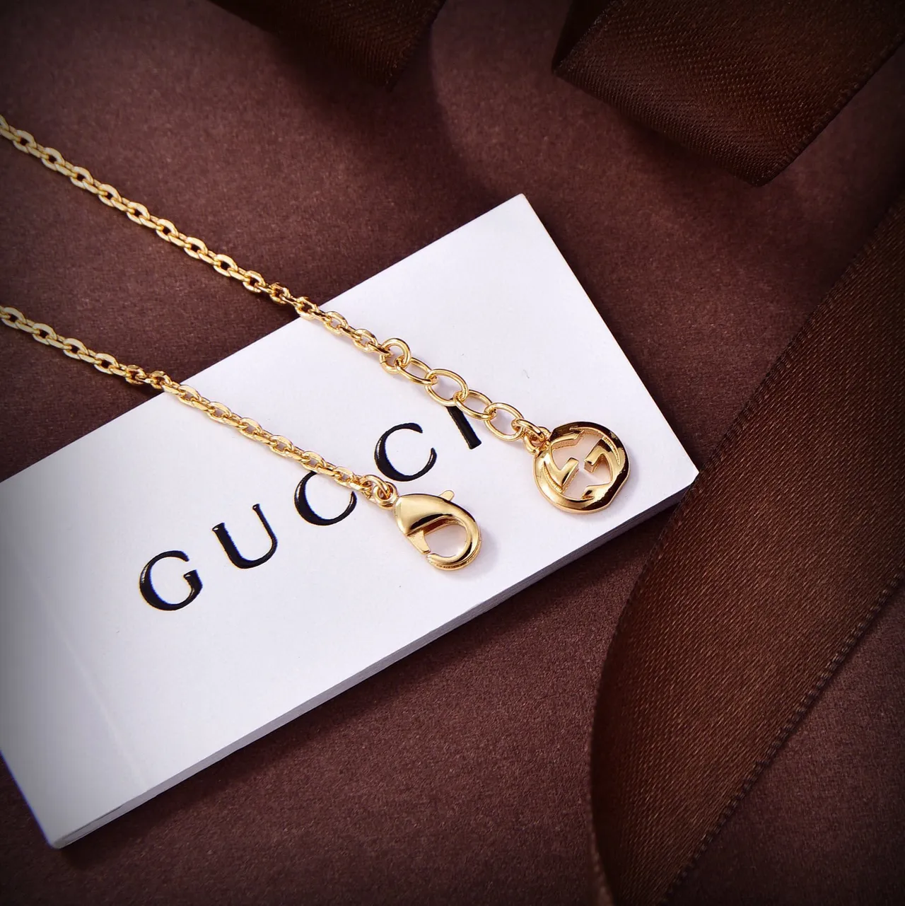 Gucci Logo Chain সোনালি সাদা মুক্তা এক্সেন্ট মালা 3