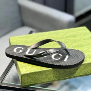 Gucci Logo-Print Black Slippers