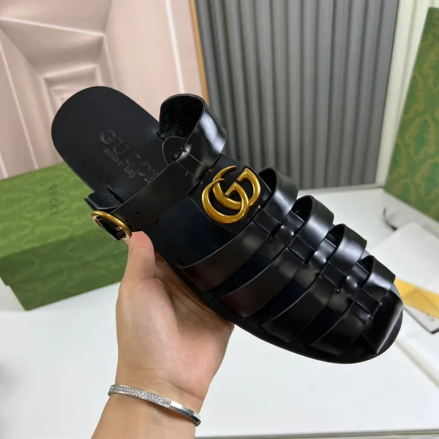Gucci ميدوزا جلادياتور صندل أسود ذهبي متعدد الحزام رأس الأجهزة صندل جلادياتور 3