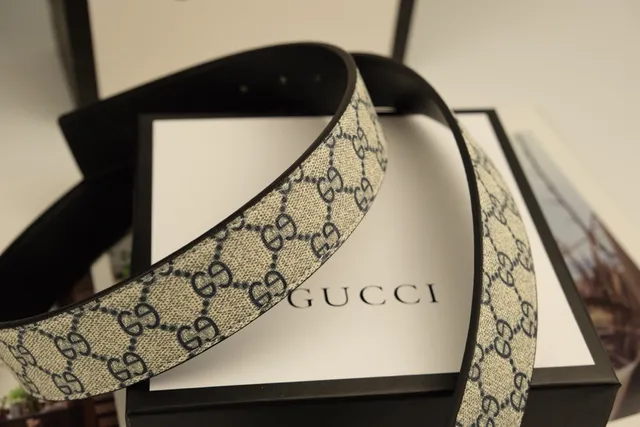 Gucci Ophidia Interlocking G Buckle Cinturón Beige y Negro GG Supreme de Cuero 3