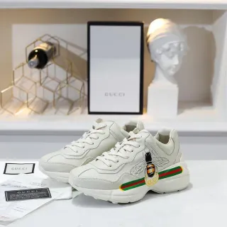 Gucci Rhyton Off-White bordado de abeja zapatillas chunky