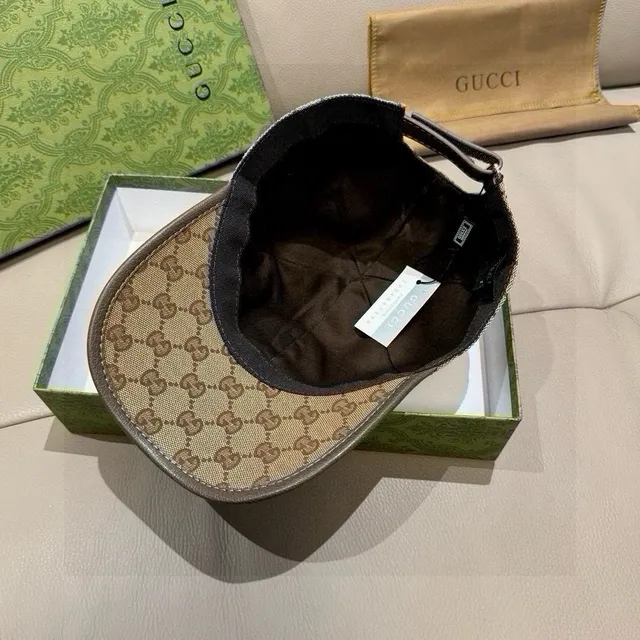 Gucci Screener GG Monogram भूरा बेसबॉल कैप 3