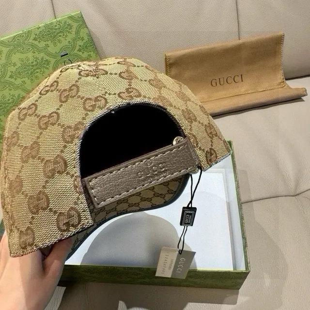 Gucci Screener GG Monogram भूरा बेसबॉल कैप 5
