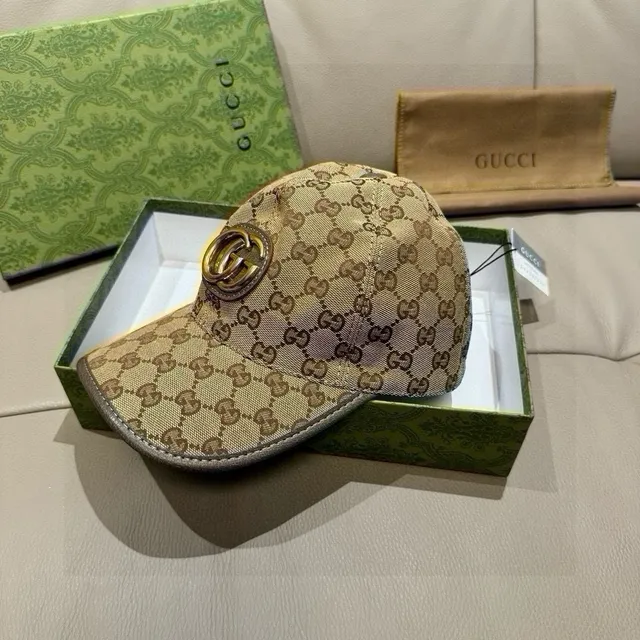 Gucci Screener GG Monogram भूरा बेसबॉल कैप 8