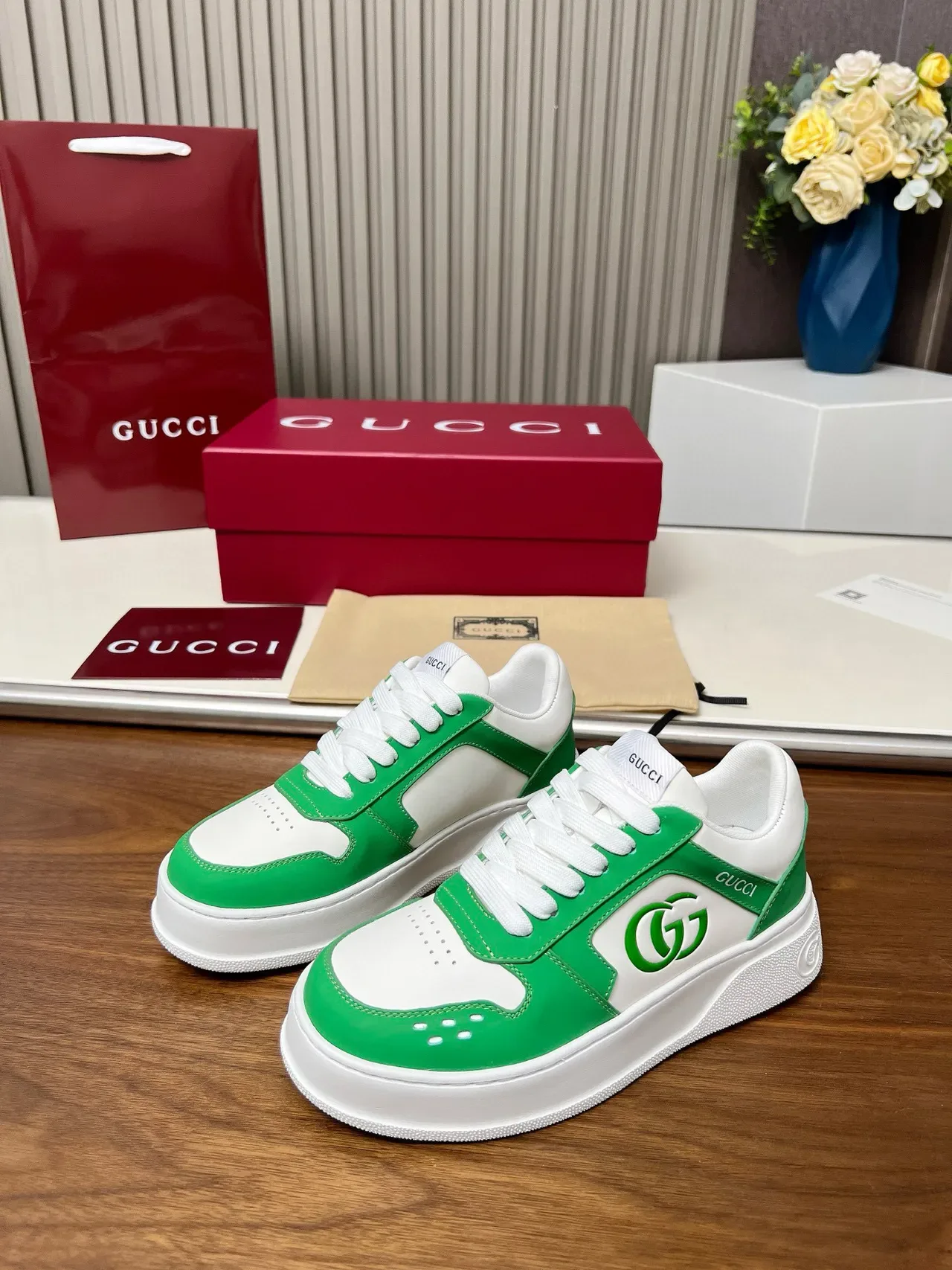 Gucci Screener Green and White Lifestyle Sneakers 3