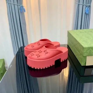 Gucci Screener chanclas de plataforma rosa