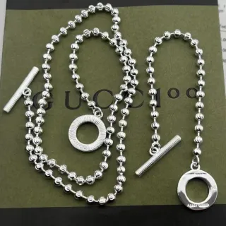 Gucci Collier Chaîne à Billes Argentée avec Fermeture Toggle
