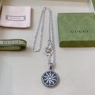 Gucci Collier Chaîne Argent et Noir Circular Sunburst