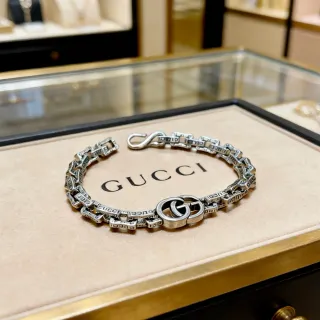 Gucci فضي سلاسل سميكة مرتبطة منحوتة بعلامة تجارية سوار