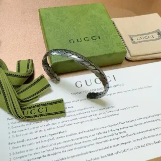Gucci سوار كوف فضي أخضر مضفر نسيج الحراشف سيليويت