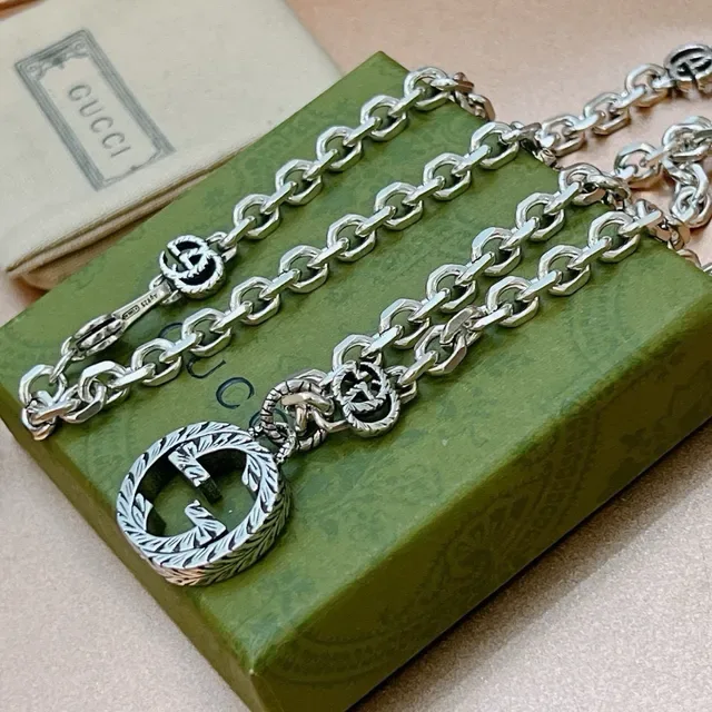 Gucci Silver Green Metal Interlocking G Logo Necklace 8