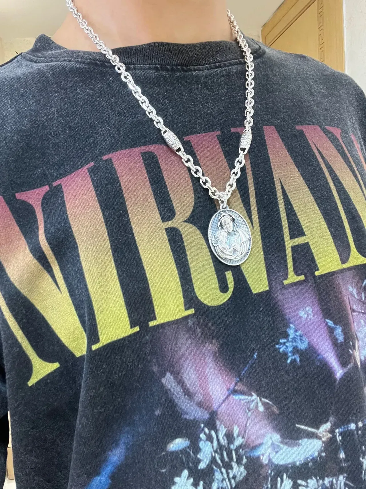 Gucci Collier Médaillon Religieux en Ton Argent 2
