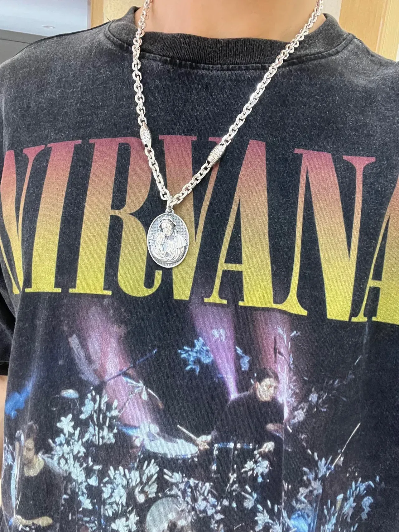 Gucci Collier Médaillon Religieux en Ton Argent 8