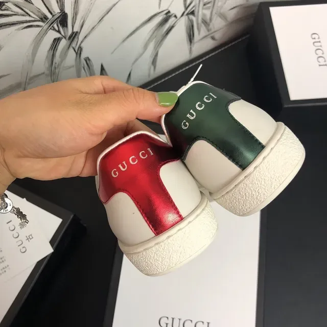 Gucci Tennis 1977 أبيض أحمر NY Logo نمط حياة أحذية رياضية 4