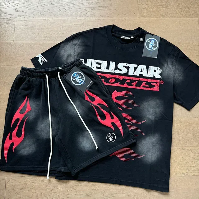 Hellstar 火焰图案印花黑色T恤 2