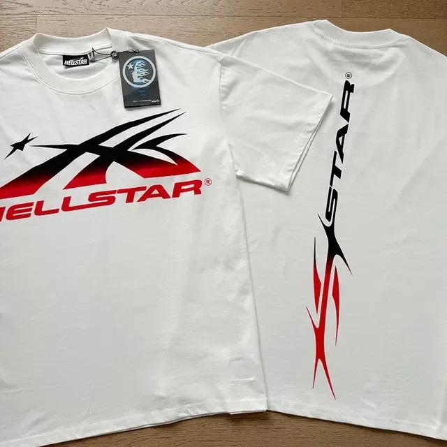 Camiseta Hellstar estampa gráfica branco preto vermelho 7