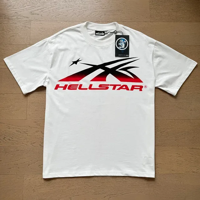 Camiseta Hellstar estampa gráfica branco preto vermelho 8