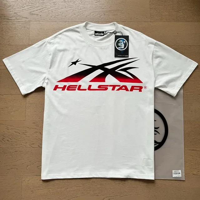 Camiseta Hellstar estampa gráfica branco preto vermelho 9