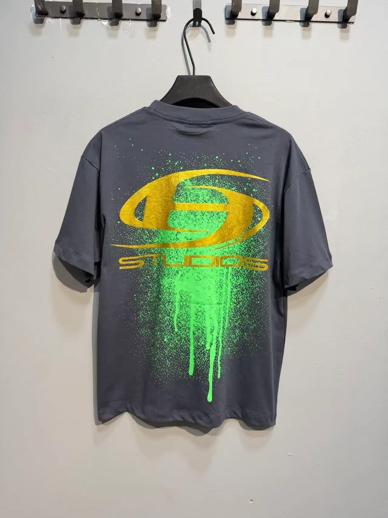 Hellstar Spray-Paint Graphic Logo T-Shirt 14