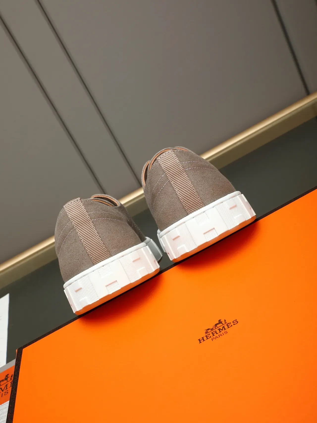 Hermès Zapatillas Beige Blanco Lona Superior Suela H-Embossed 3