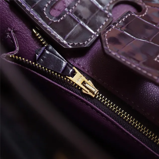 Hermès Birkin চকচকে ক্রোকোডাইল এমবসড কালো গোল্ড হার্ডওয়্যার টোট ব্যাগ 17