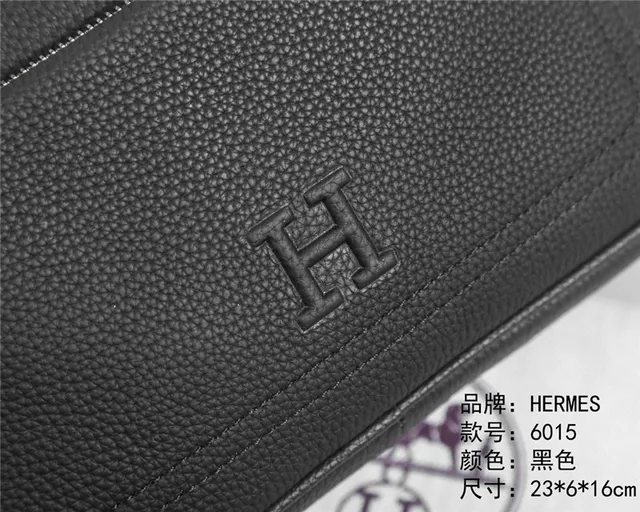 Hermès Bolso cruzado rectangular de cuero negro pebbleado 6