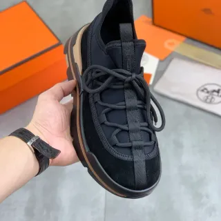 Hermès 黑色麂皮 Lace-Over Strap Lifestyle Sneaker
