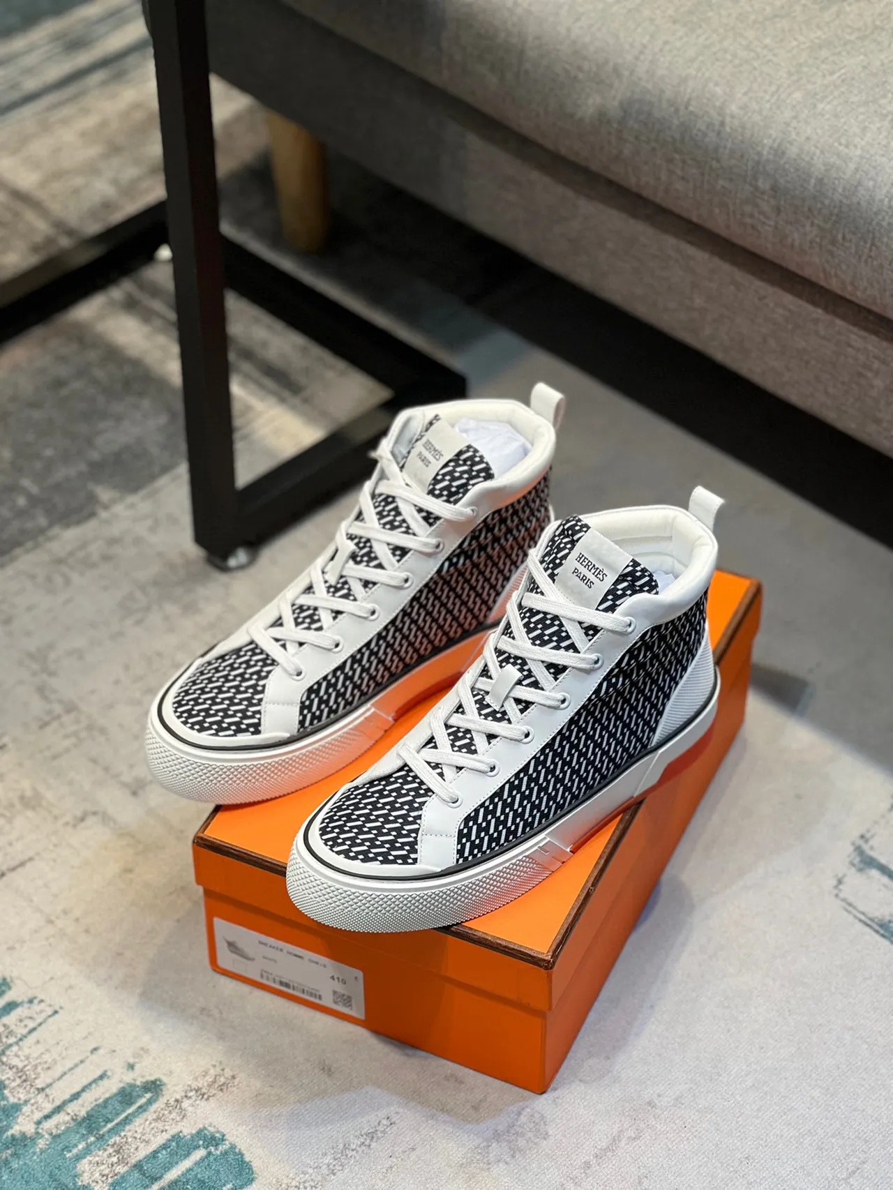 Hermès tênis lifestyle preto e branco alto com padrão geométrico em têxtil 6