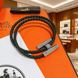 Hermès 编织皮革磁扣手链