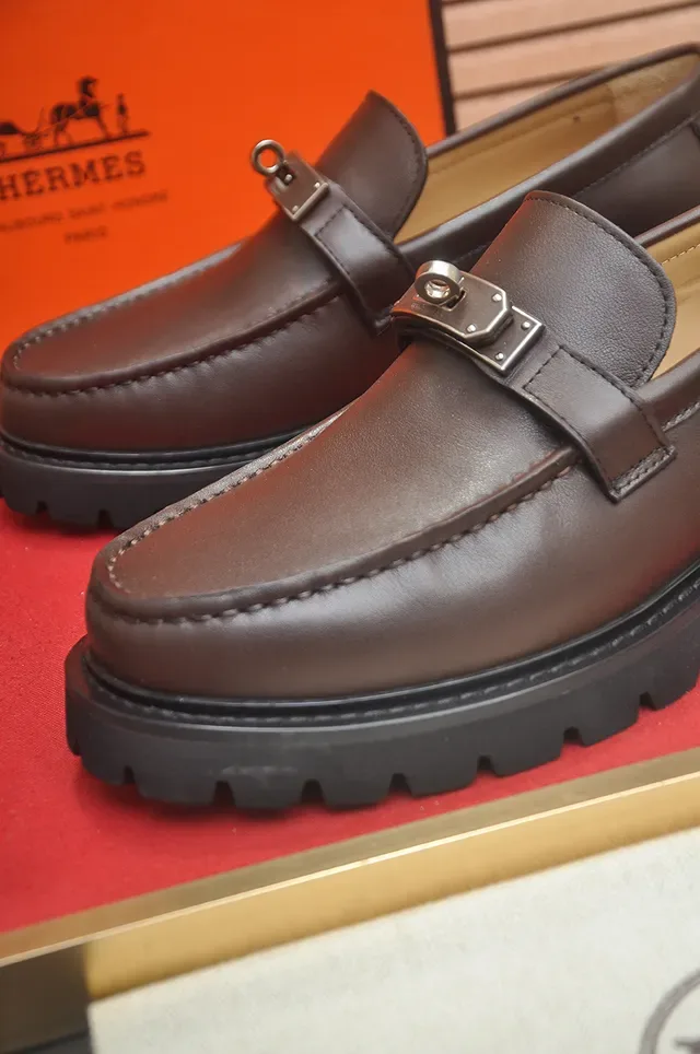Hermès 棕黑皮革金属扣带乐福鞋 2