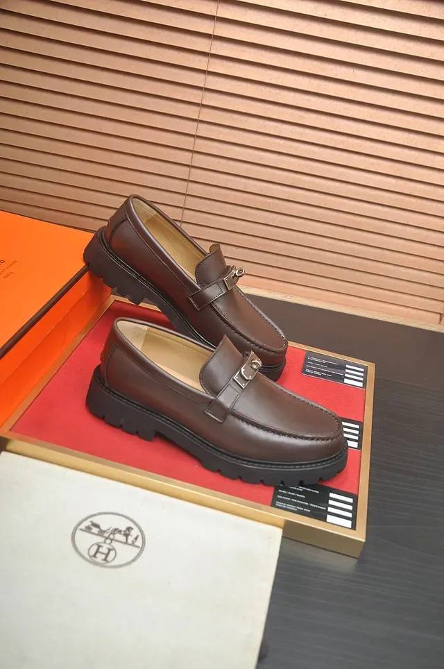 Hermès 棕黑皮革金属扣带乐福鞋 4