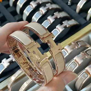 手链 Hermès Clic H 金色 米色 珐琅镶嵌扣
