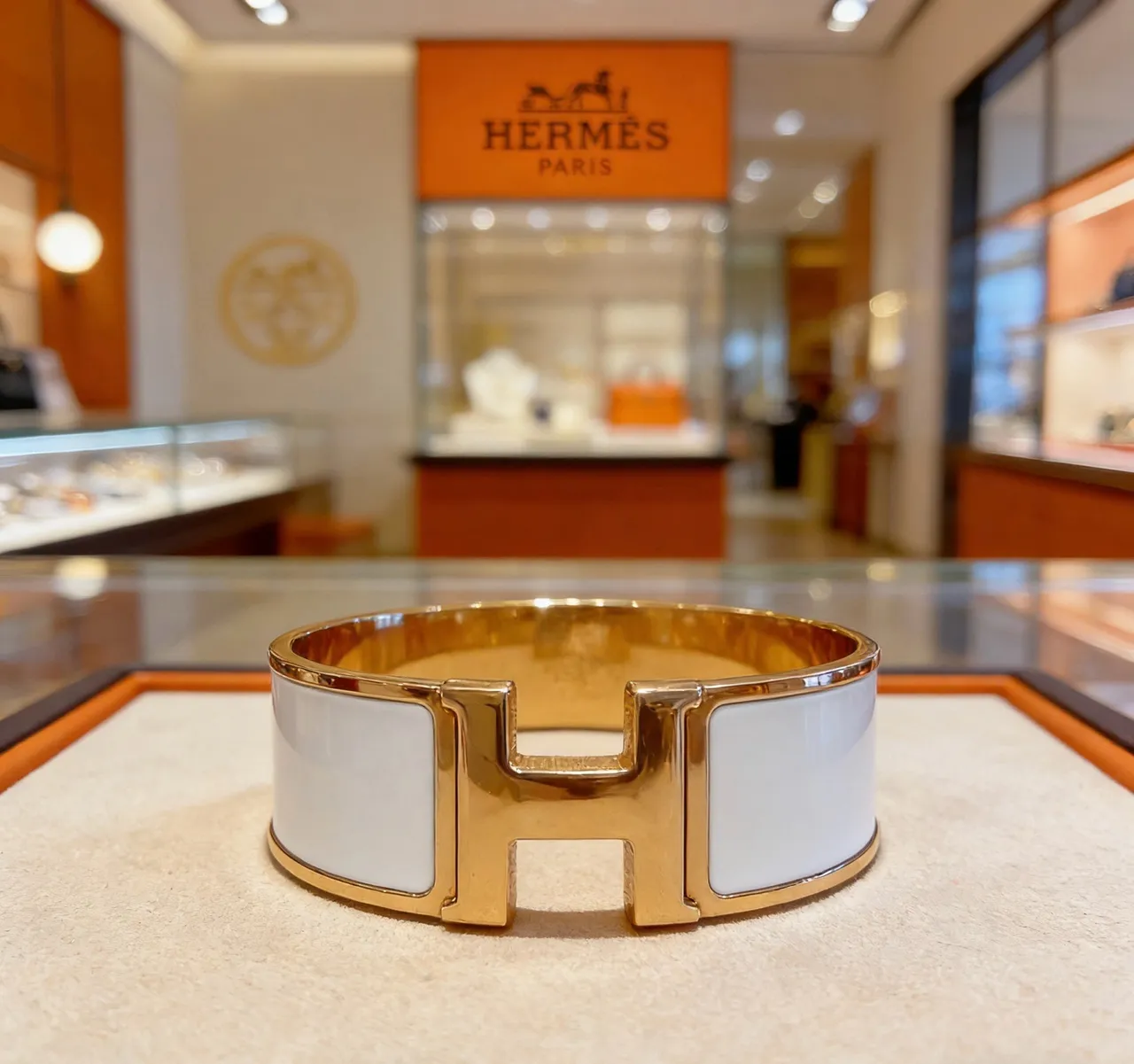 Hermès Clic H brazalete de muñeca rígido de esmalte blanco tono dorado 3