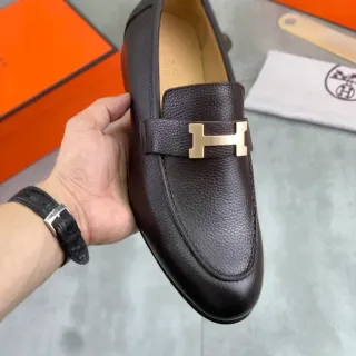 Hermès Constance 棕色粒面皮革 H字扣乐福鞋