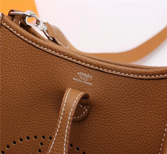 Hermès Evelyne Perforated H Tan कंधे के नीचे का बैग 6