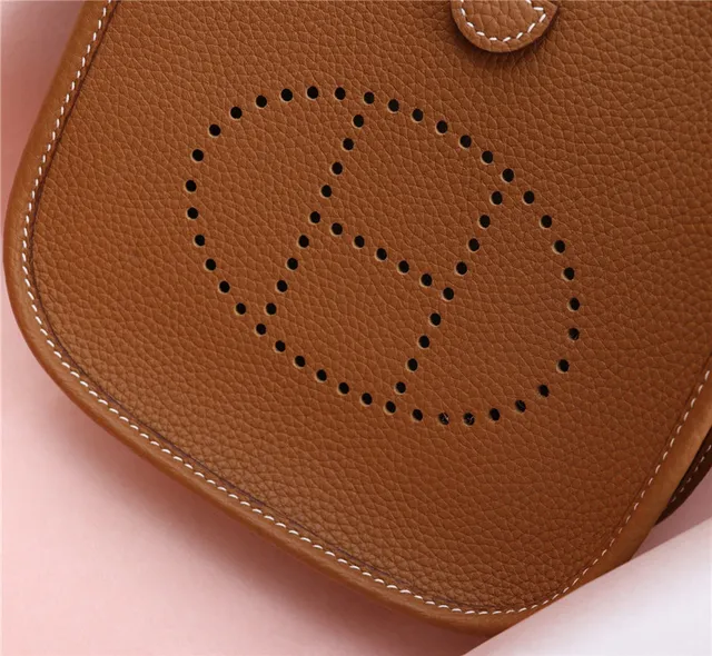 Hermès Evelyne Perforated H Tan कंधे के नीचे का बैग 7