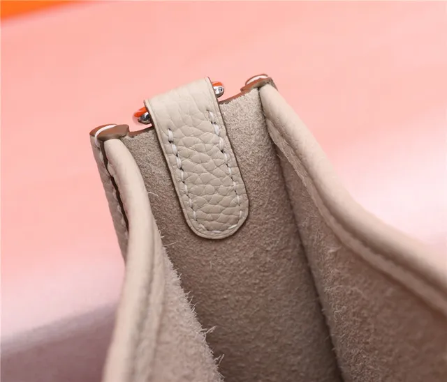 Hermès Evelyne Perforated H Tan कंधे के नीचे का बैग 11