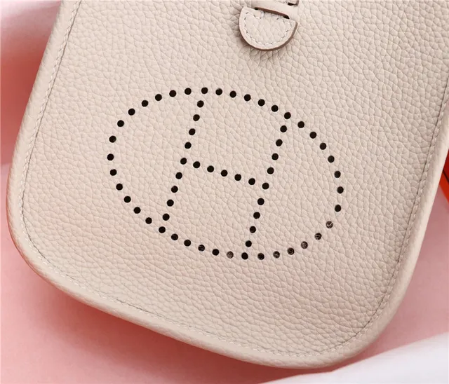 Hermès Evelyne Perforated H Tan कंधे के नीचे का बैग 13