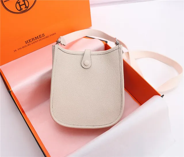 Hermès Evelyne Perforated H Tan कंधे के नीचे का बैग 14