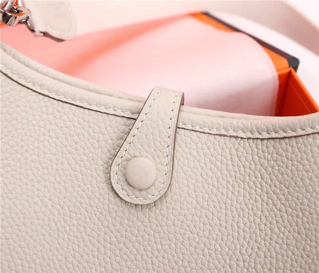 Hermès Evelyne Perforated H Tan कंधे के नीचे का बैग 15