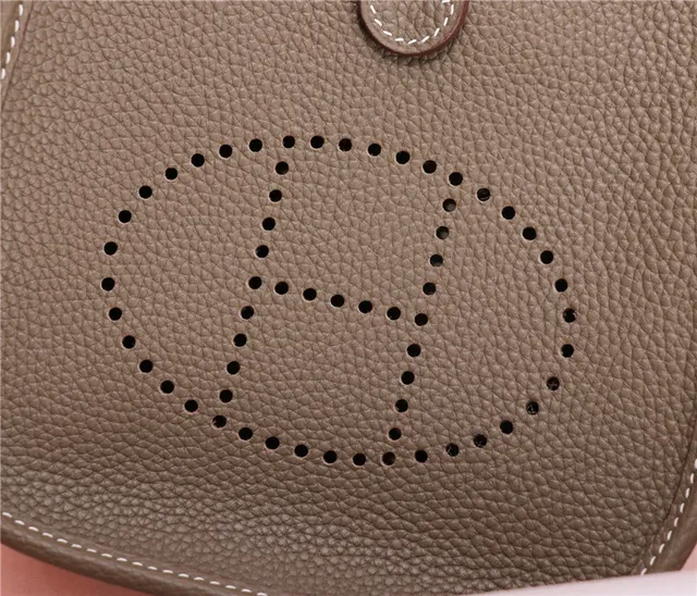 Hermès Evelyne Perforated H Tan कंधे के नीचे का बैग 20