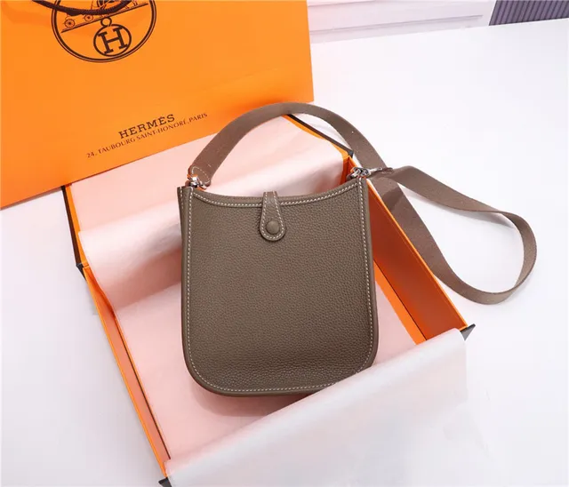 Hermès Evelyne Perforated H Tan कंधे के नीचे का बैग 24