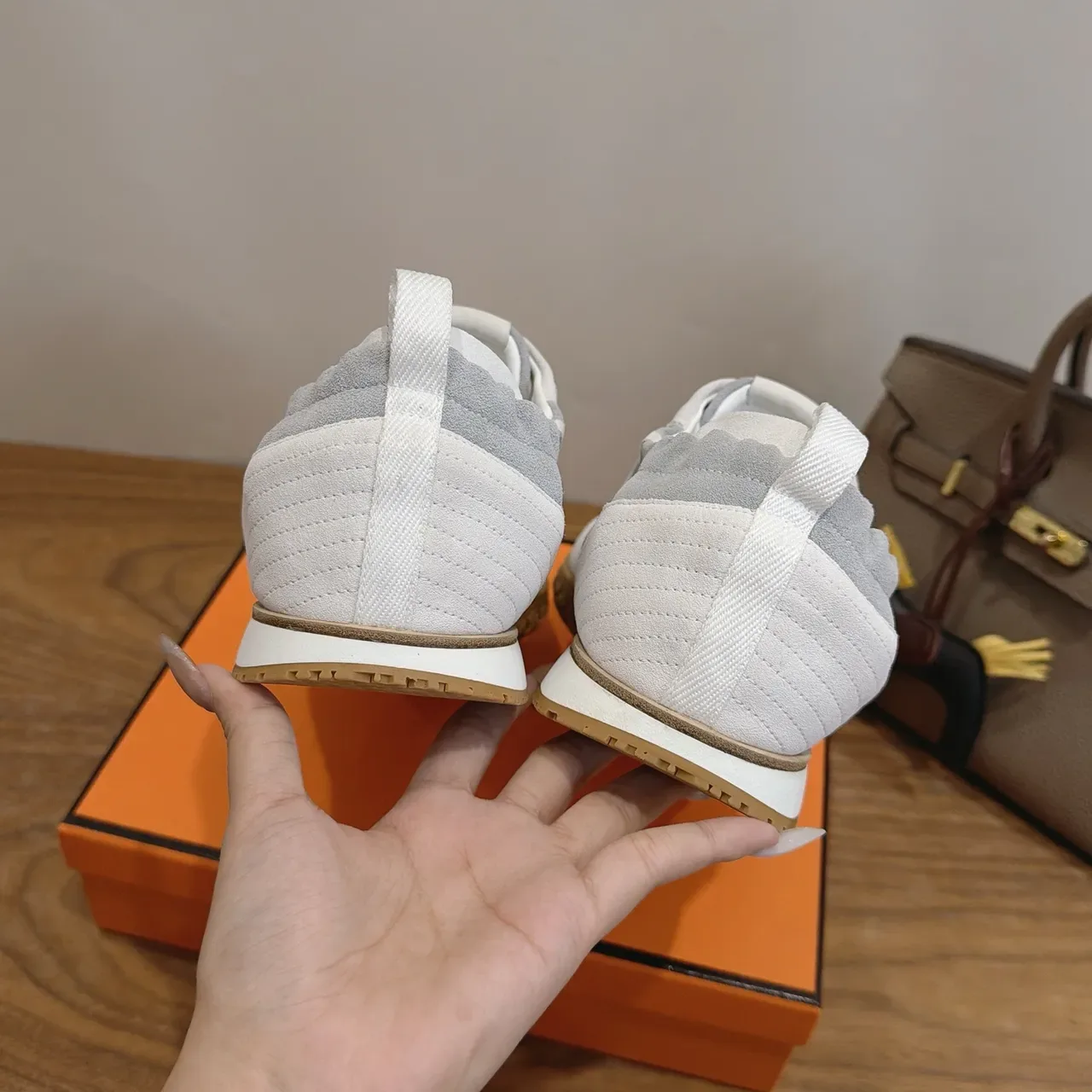 Hermès Chaussures Lifestyle Gris et Blanc à deux tons 2
