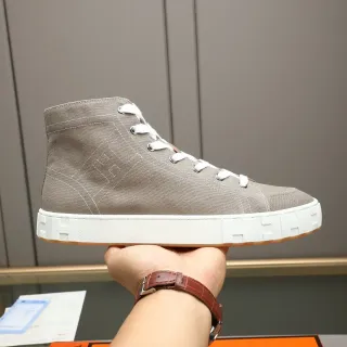 Hermès H Canvas হাই-টপ স্নিকার বেইজ এবং সাদা লাইফস্টাইল স্নিকার