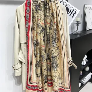 Hermès Impression Marine Beige Rouge Bordure Nautique Paisley Écharpe en Soie