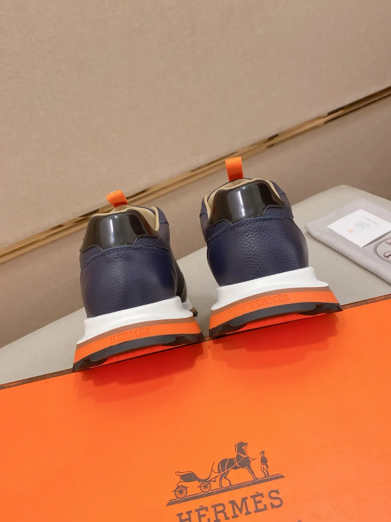 Hermès Navy Orange Couro e Malha Superior 'H' Logo Lifestyle Sneakers 3