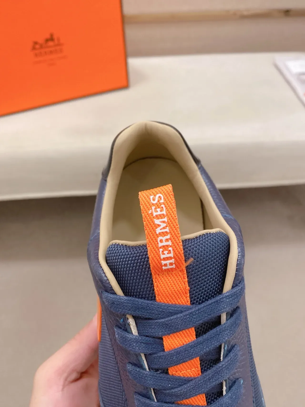 Hermès Navy Orange Couro e Malha Superior 'H' Logo Lifestyle Sneakers 4