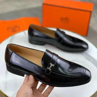 Hermès Oran 黑色漆皮 H扣 乐福鞋